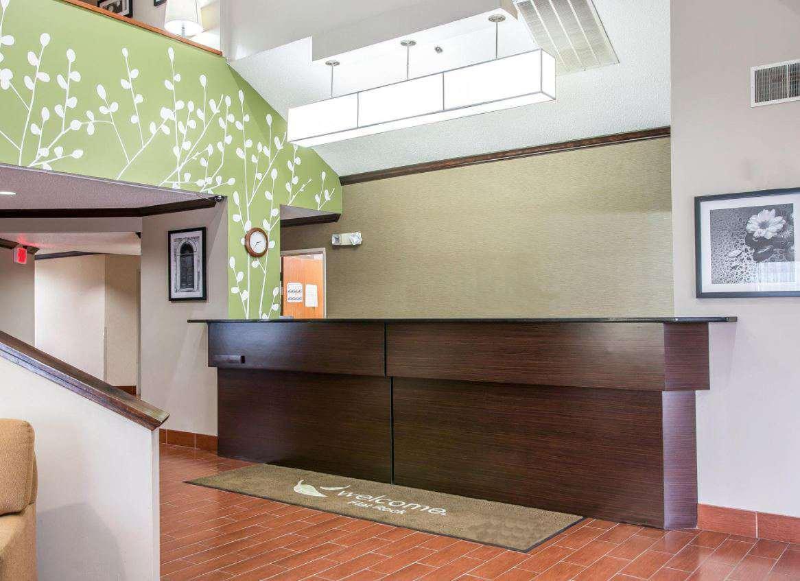 Baymont By Wyndham Flat Rock Exterior foto